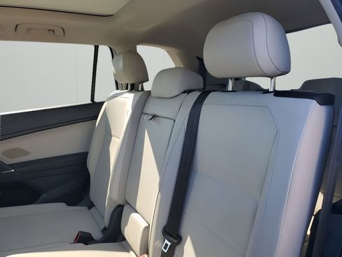 Used 2018 Volkswagen Tiguan SE w/ Panoramic Sunroof Package image 19