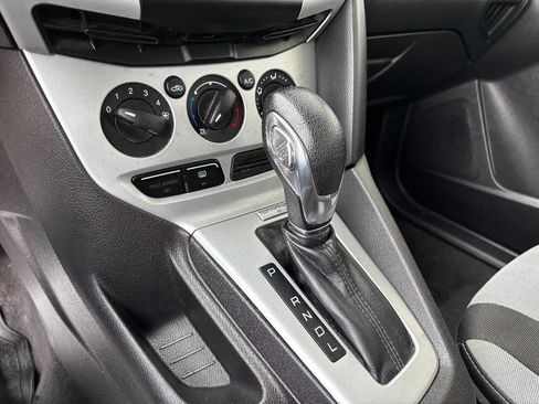 Used 2014 Ford Focus SE w/ SE Sport Package FWD image 31