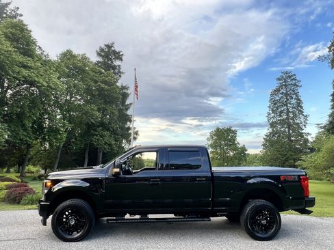 Used 2019 Ford F350 Lariat AWD/4WD image 6