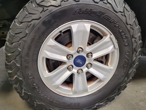 Used 2015 Ford F150 XLT AWD/4WD image 31