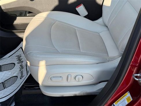 Used 2023 Buick Enclave Essence w/ Sport Touring Edition image 18