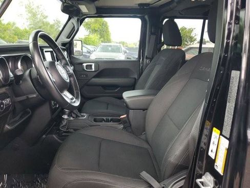 Used 2020 Jeep Wrangler Unlimited Sahara image 15