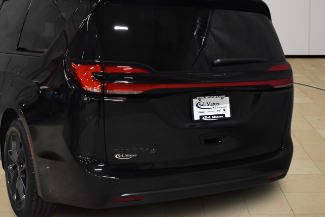 New 2026 Chrysler Pacifica Select w/ S Appearance Package FWD image 35