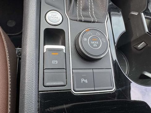 Used 2023 Volkswagen Atlas SE AWD/4WD image 39