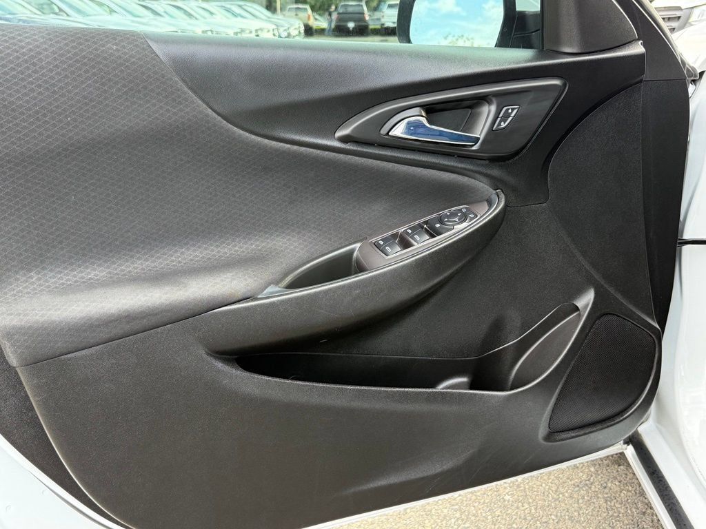 Used 2022 Chevrolet Malibu LT FWD image 17