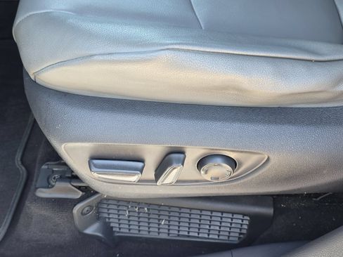 Used 2021 Toyota Sienna XLE FWD image 23