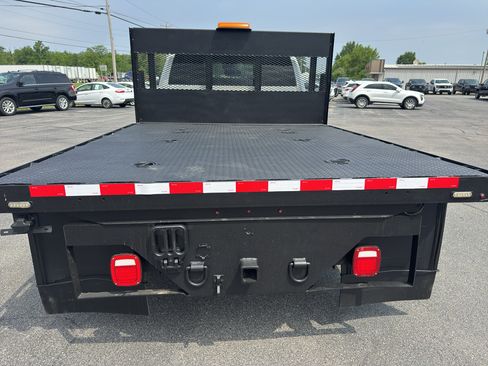 Used 2016 RAM 3500 Tradesman w/ Chrome Appearance Group AWD/4WD image 7