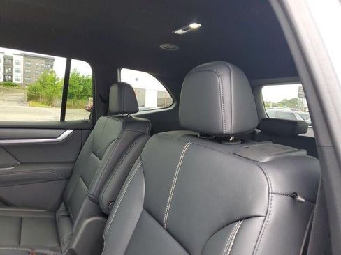 New 2026 GMC Acadia Elevation w/ Elevation Premium Package FWD image 10