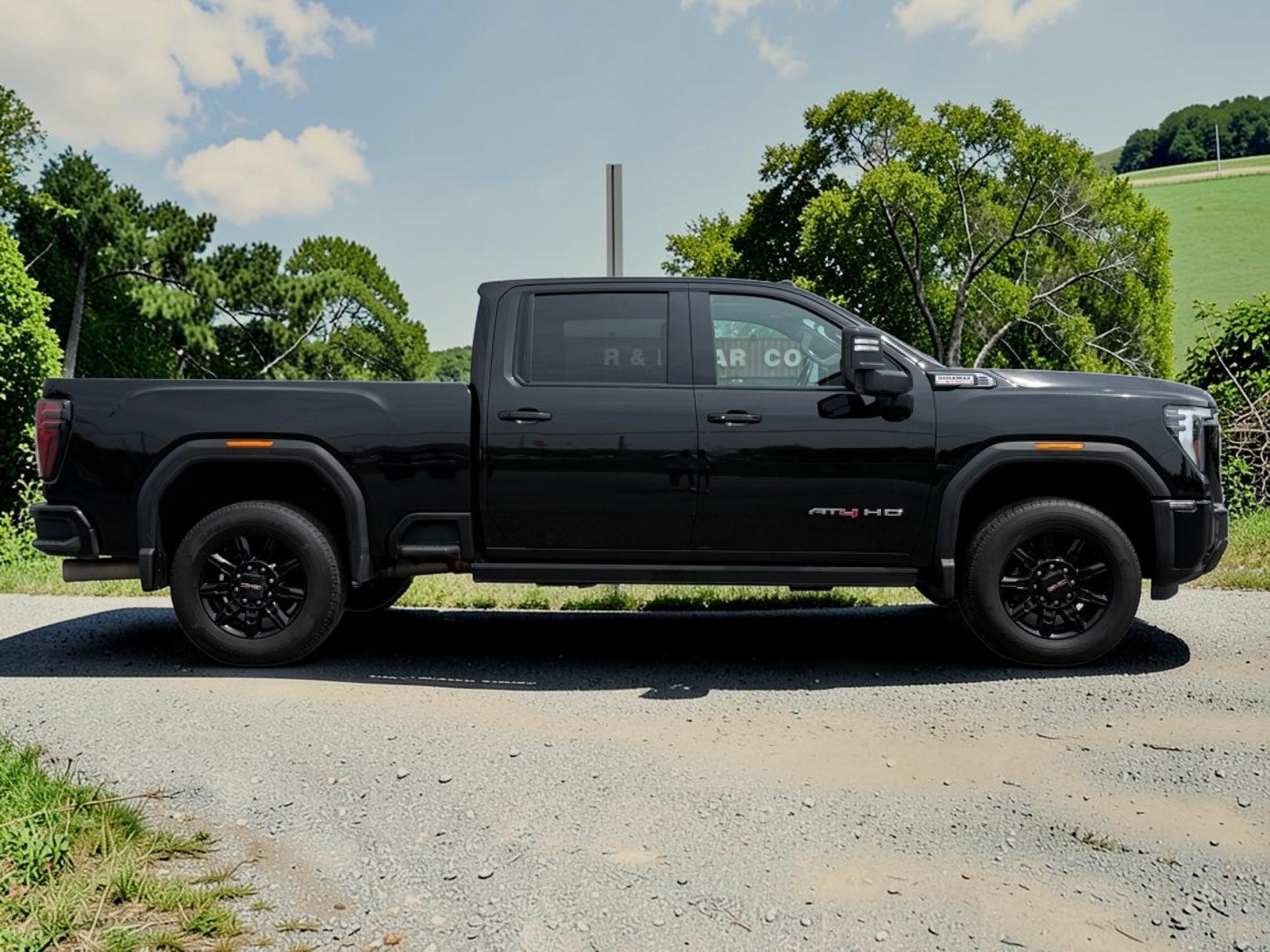 Used 2024 GMC Sierra 2500 AT4 w/ AT4 Premium Plus Package AWD/4WD image 9