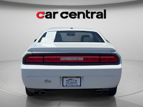 Used 2013 Dodge Challenger R/T RWD image 4