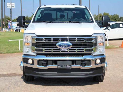 New 2026 Ford F350 XL w/ XL Chrome Package image 2