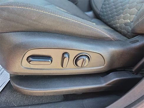 Used 2019 Chevrolet Equinox LT image 12