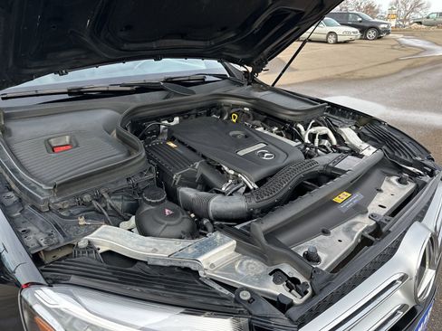 Used 2018 Mercedes-Benz GLC 300 4MATIC image 9