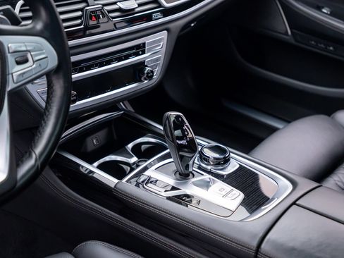 Used 2019 BMW 740i xDrive w/ Executive Package AWD/4WD image 13