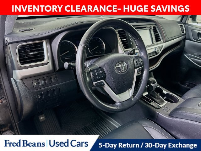 Used 2017 Toyota Highlander XLE AWD/4WD image 13