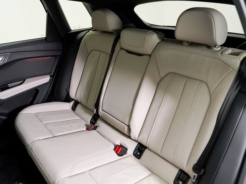 Used 2022 Audi Q4 e-tron Premium Plus image 23