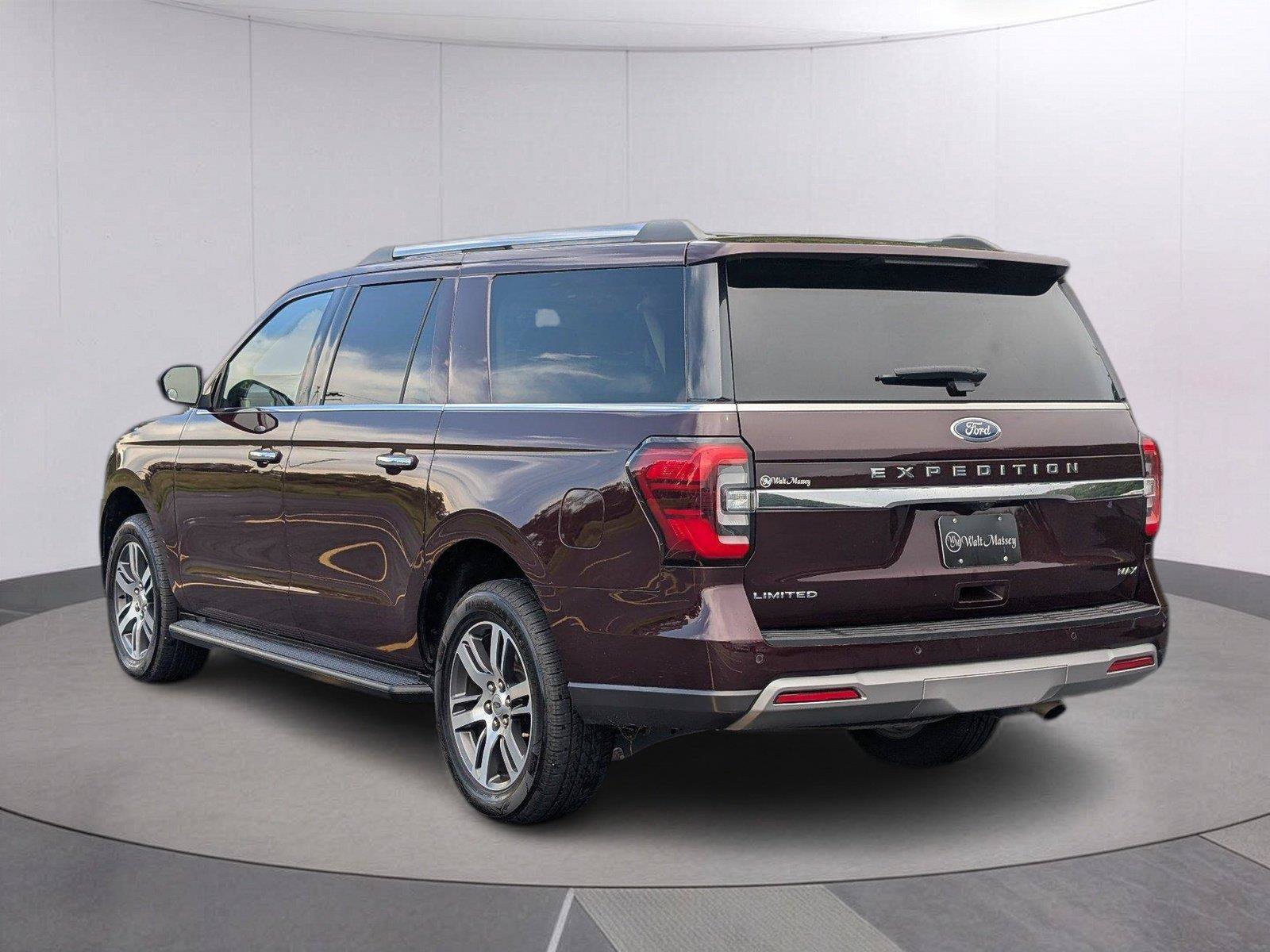 Used 2024 Ford Expedition Max Limited AWD/4WD image 3