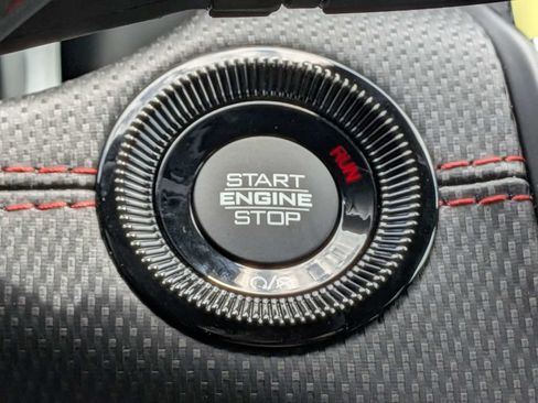 New 2026 Jeep Compass Trailhawk w/ Sun, Sound & Navigation Group AWD/4WD image 38