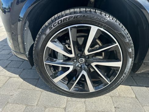 Used 2023 Volvo XC90 B5 Plus w/ Protection Package Premier AWD/4WD image 6