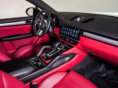 Certified 2023 Porsche Cayenne S image 14