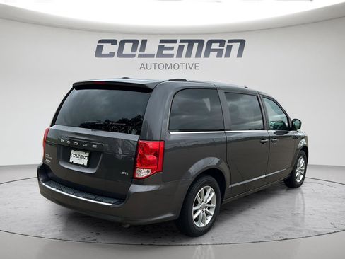 Used 2020 Dodge Grand Caravan SXT w/ Driver Convenience Group FWD image 5