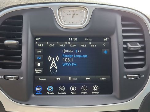 Used 2023 Chrysler 300 Touring L image 20