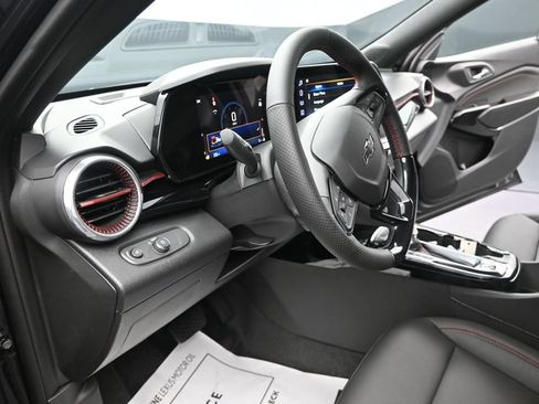 New 2026 Chevrolet Trax RS w/ Sunroof Package FWD image 21