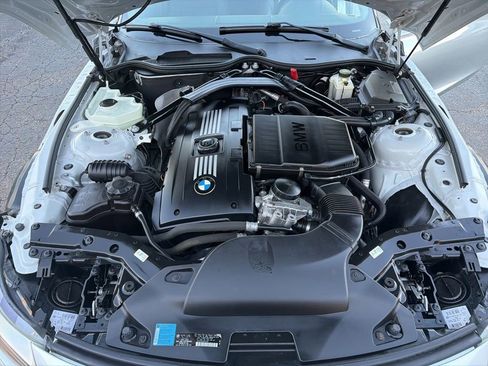 Used 2011 BMW Z4 sDrive35i image 25