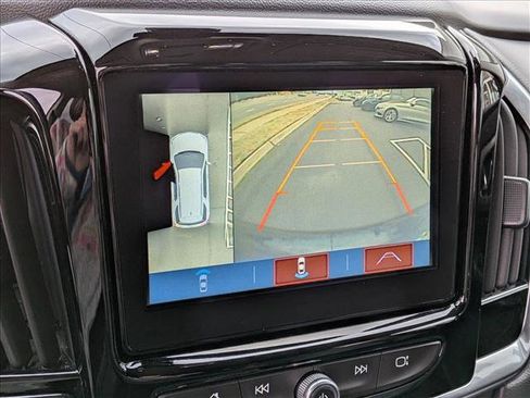 Used 2018 Chevrolet Traverse LT image 15