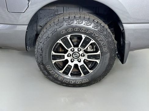 Used 2021 Nissan Titan SV w/ SV Convenience Package image 35