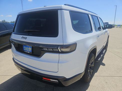 New 2026 Jeep Grand Wagoneer Limited AWD/4WD image 13