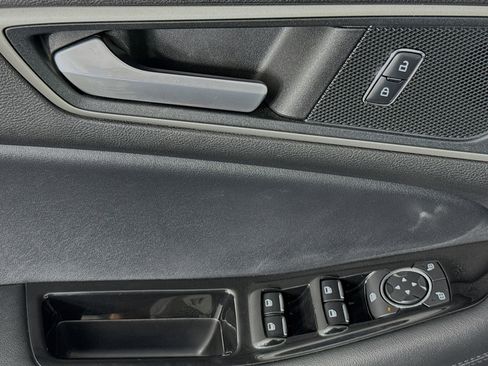 Used 2019 Ford Edge SEL w/ Cold Weather Package image 23