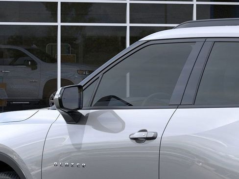 New 2026 Chevrolet Blazer LT image 12