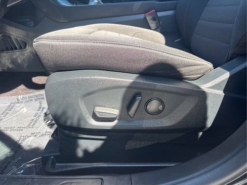 Used 2020 Ford Edge SE FWD image 46