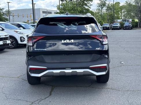 Used 2023 Kia Sportage EX AWD/4WD image 3