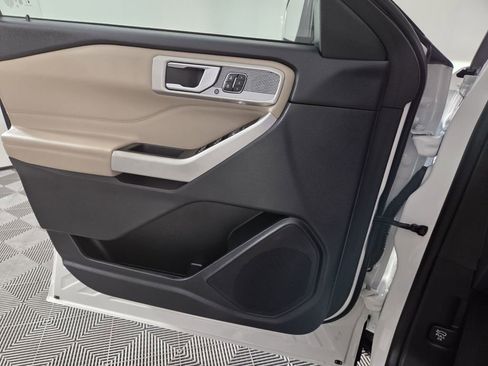 Used 2022 Ford Explorer Limited w/ Equipment Group 301A image 24