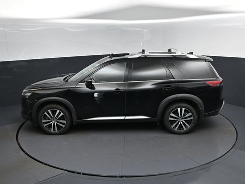 Used 2023 Nissan Pathfinder Platinum w/ Cargo Package FWD image 33