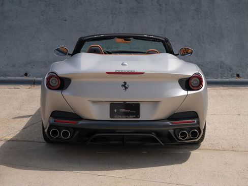 Certified 2019 Ferrari Portofino RWD image 9