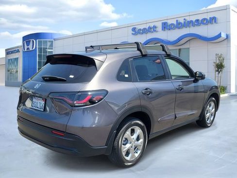 Certified 2024 Honda HR-V LX image 4