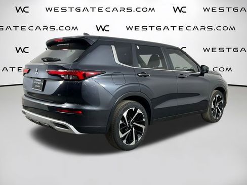 Used 2024 Mitsubishi Outlander SE image 40