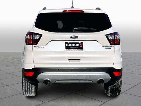 Used 2017 Ford Escape Titanium image 5