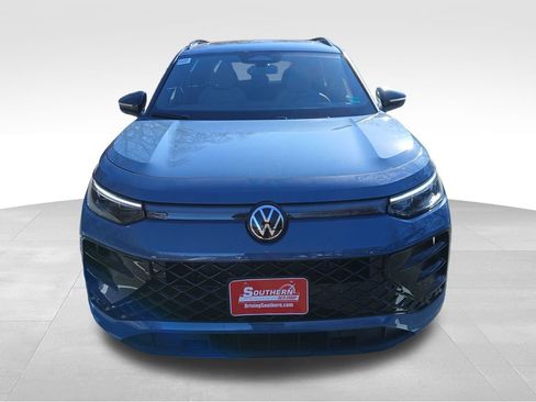 New 2026 Volkswagen Tiguan SE R-Line AWD/4WD image 8