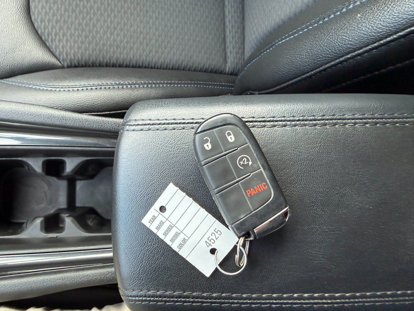 Used 2025 Jeep Compass Latitude AWD/4WD image 34