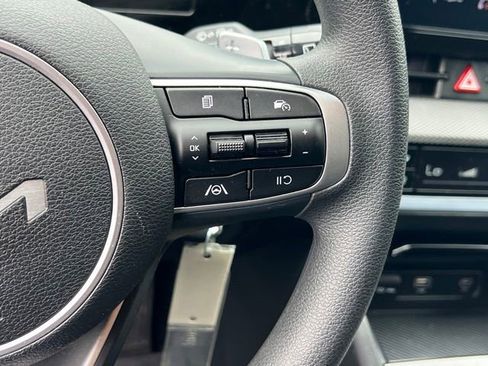 Used 2023 Kia Sportage LX AWD/4WD image 23