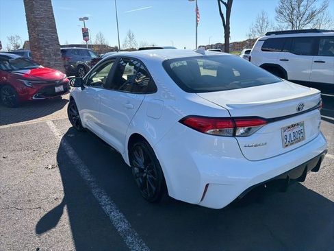 Certified 2025 Toyota Corolla SE image 11