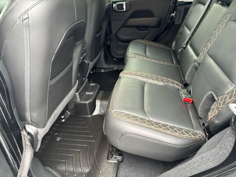 Used 2021 Jeep Wrangler Unlimited Sahara image 15