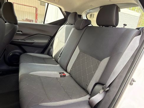 Used 2019 Nissan Kicks SV image 21