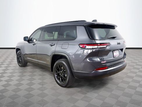 Used 2025 Jeep Grand Cherokee L Altitude AWD/4WD image 5