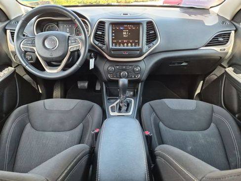 Used 2015 Jeep Cherokee Latitude FWD image 21