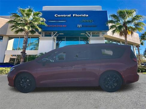 New 2026 Chrysler Pacifica Limited w/ S Appearance Package image 8